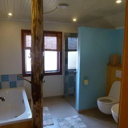 Сasa de vacaciones The Spacious Two-level 3appletrees *